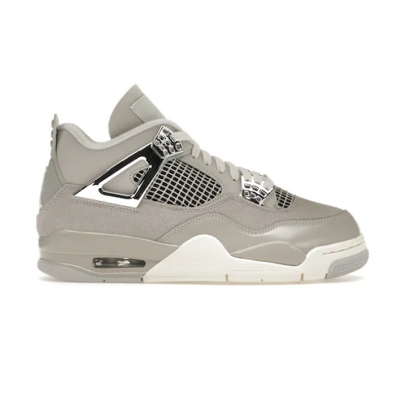Nike Air Jordan4 Retro Frozen MomentsFashion sneakers